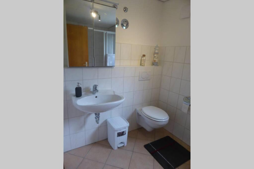Wunderschone Komplett Neu Eingerichtete Wohnung Emmerthal エクステリア 写真